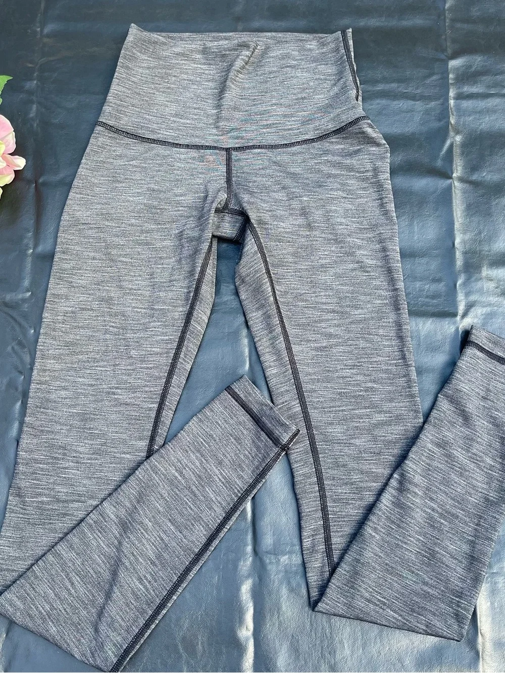 Lululemon  Athletic Leggings Heather Gray Yoga Pants Women's Sz 4